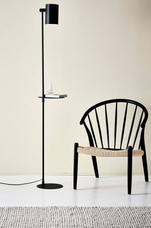 jot_1596714-01_Fm_M0036536 Bild på KIRA golvlampa med bord - Jotex