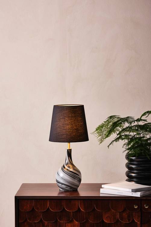 jot_1617736-01_Fm_M0044416 Bild på BUDGEE bordslampa - Jotex