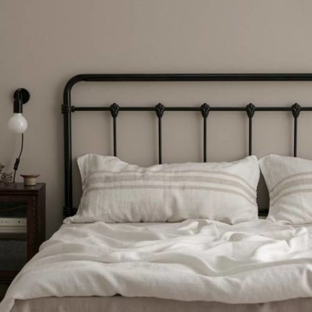 Bild på Sänggavel Industriell 180 cm - Ellos