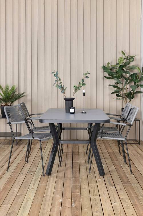 hom_1647487-01_Fs Bild på Matgrupp Uppsala med 4 st Levis matstolar - Venture Home