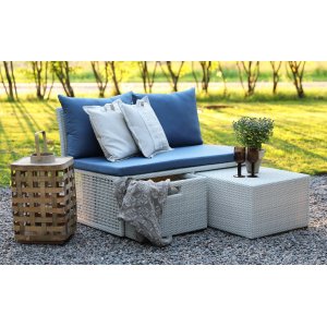 Broby balkongsoffa med sidobord - Ljusgrå konstrotting + Möbelpolish - Loungegrupper