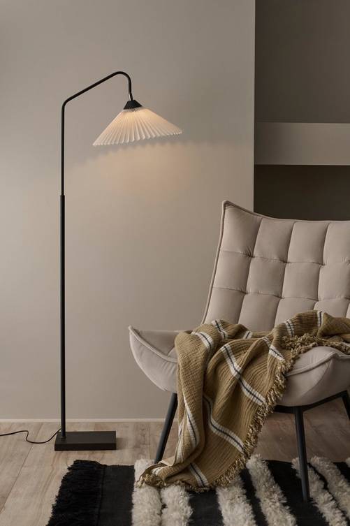 ell_1667489-01_Fm_M0061340 Bild på Golvlampa Kathe - Ellos