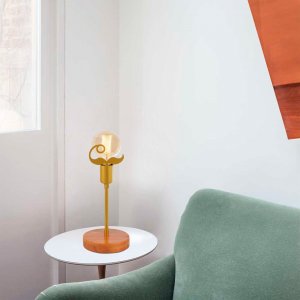 Beami bordslampa - Valnöt/guld - Bordslampor -Lampor - Bordslampor