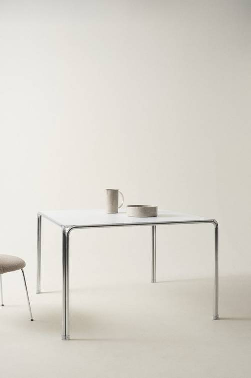 jot_1691199-01_Fm_M0069628 Bild på DAYTON matbord 120x120 cm - Jotex