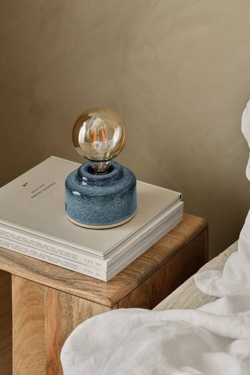 ell_1627951-04_Fm_M0075920 Bild på Bordslampa Ruben - Ellos