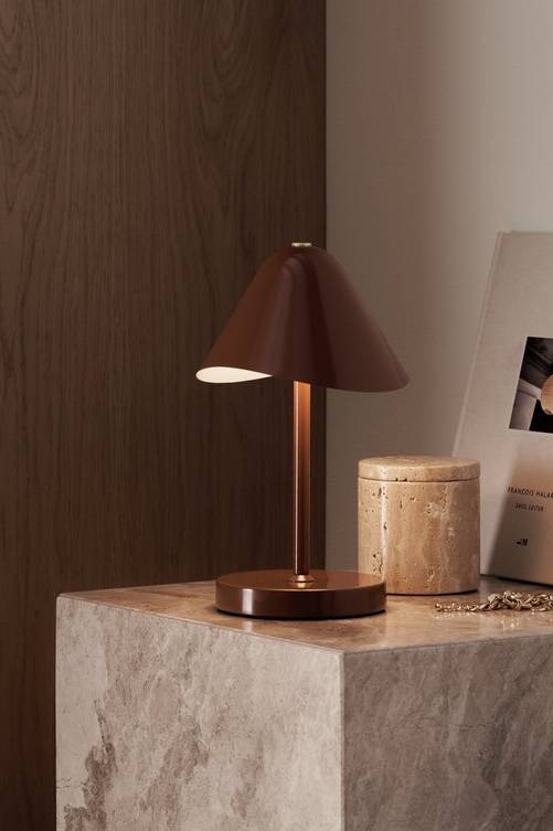 ell_1705978-01_Fm_M0075915 Bild på Bordslampa Nathan Mini med USB-laddning - Ellos