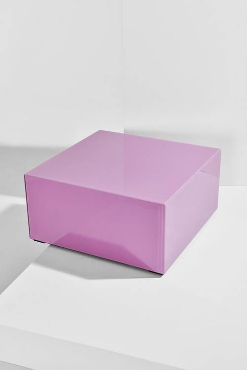 hom_1646710-03_Fs Bild på Pop bord i färgat glas 60x60 cm - Pastill