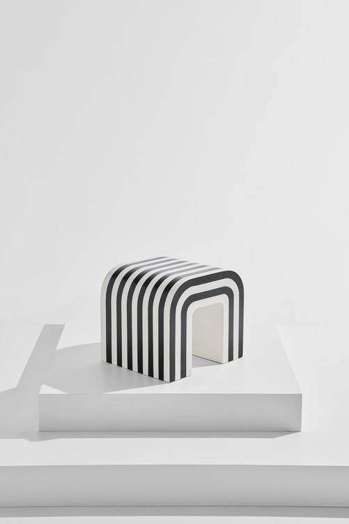 hom_1665884-03_Fs Bild på Lucie sidobord 45x40 cm - Pastill