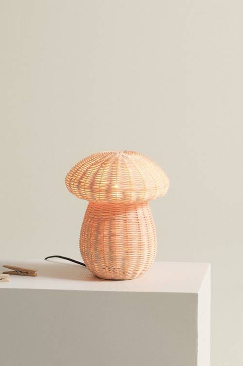 jot_1690329-01_Fm_M0069184 Bild på MUSH bordslampa - Jotex